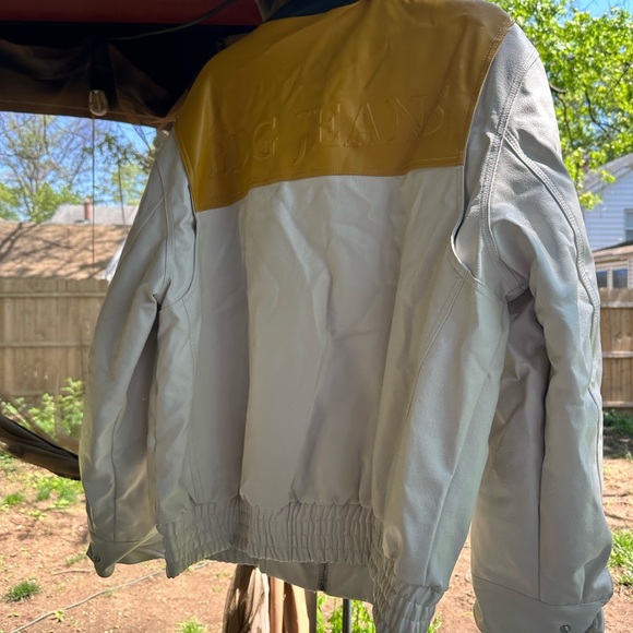Urban Outfitters White and Yellow Jacket - Picture 7 of 7
